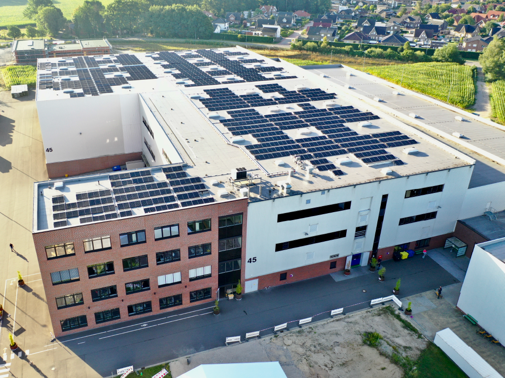Photovoltaik auf Hallendach